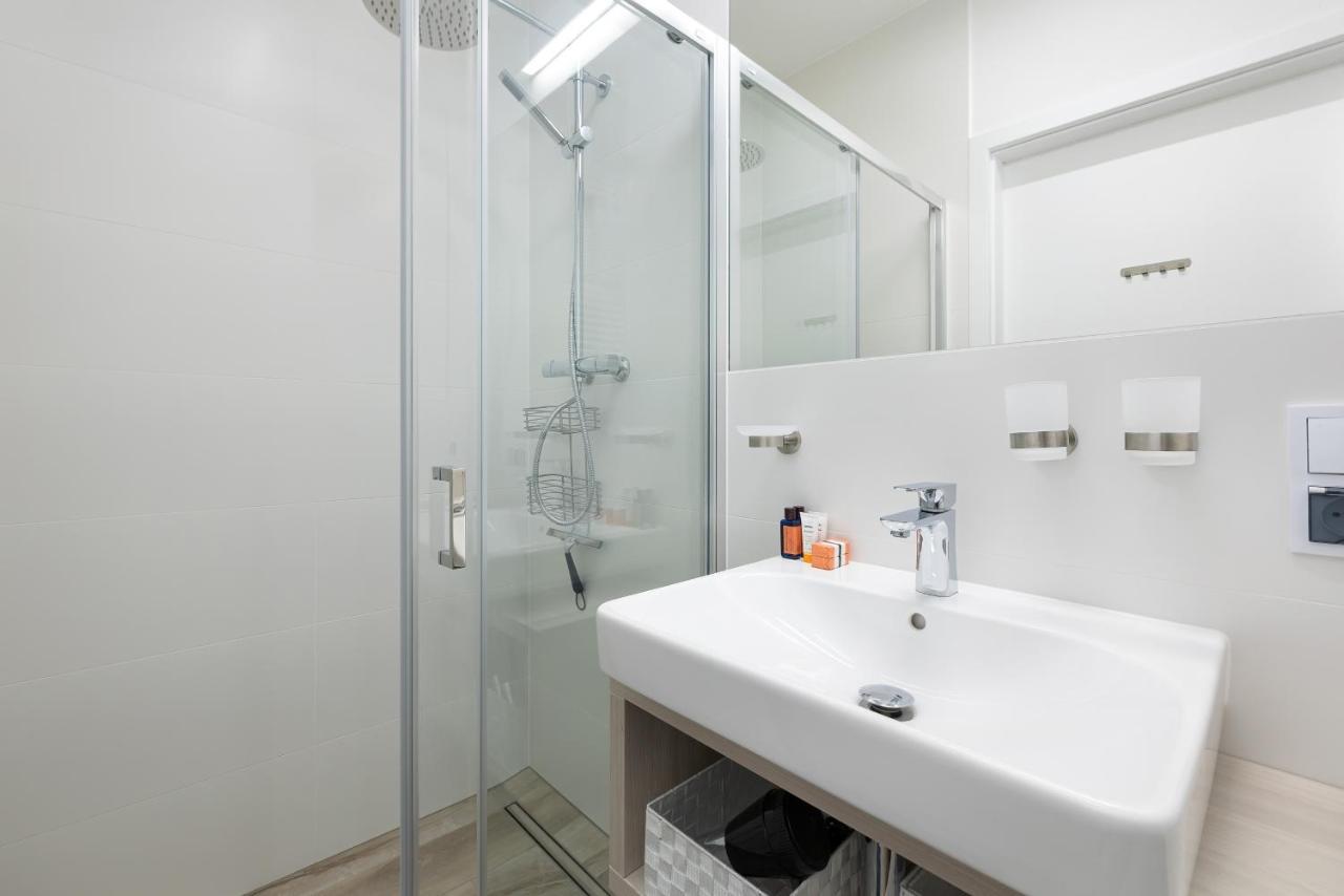 Platinium Apartment By Renters Prestige Rewal Exteriör bild