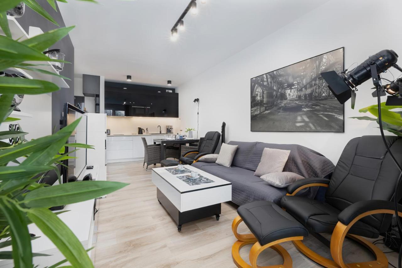 Platinium Apartment By Renters Prestige Rewal Exteriör bild